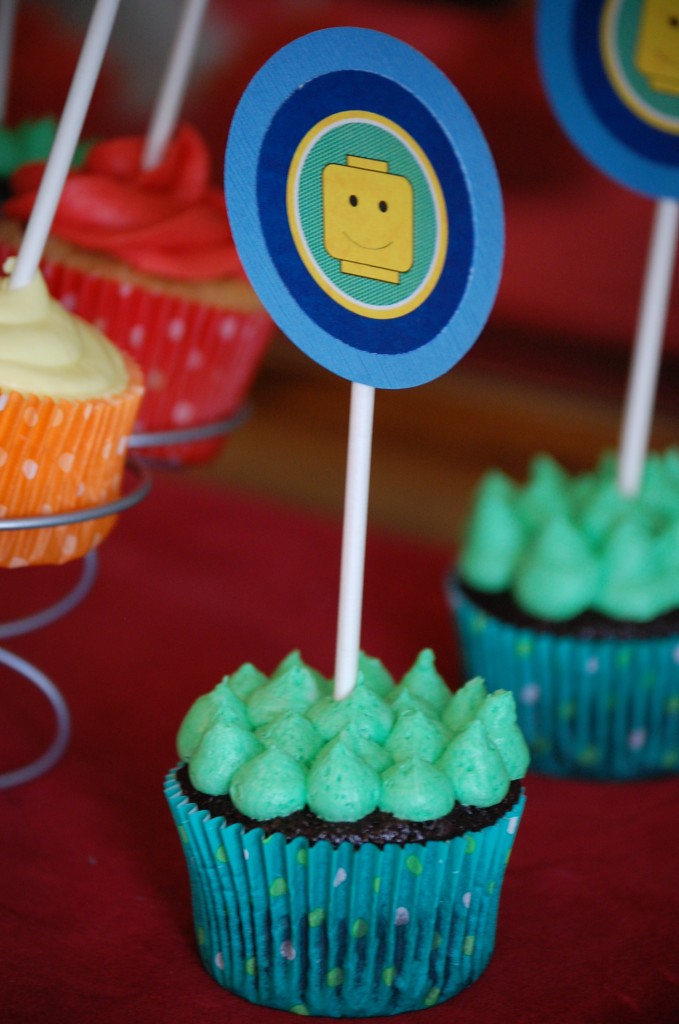 diy LEGO cupcake toppers - organized chaos online